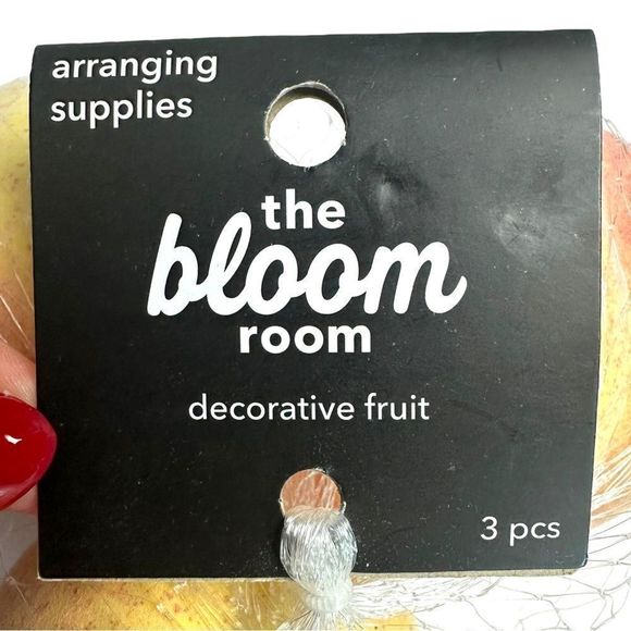 The Bloom Room Decorative Fruit 3 Pieces Peaches Arranging Supplies‎ Crafts - Picture 2 of 3